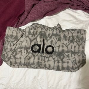 NWT ALO YOGA GREY BAG